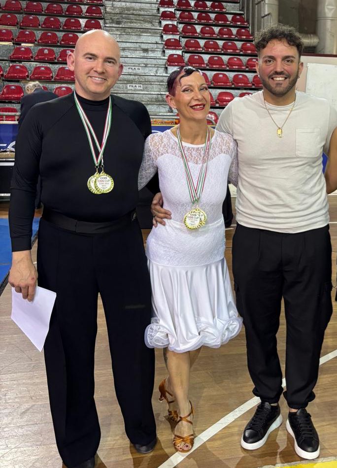 Antonio Gennai e Silvia Domenichini 1° Classificati Combinata 10 Balli 45/54 classe B3 2º Classificati Danze Latino Americane 45/54 classe B3 DANCING TEAM