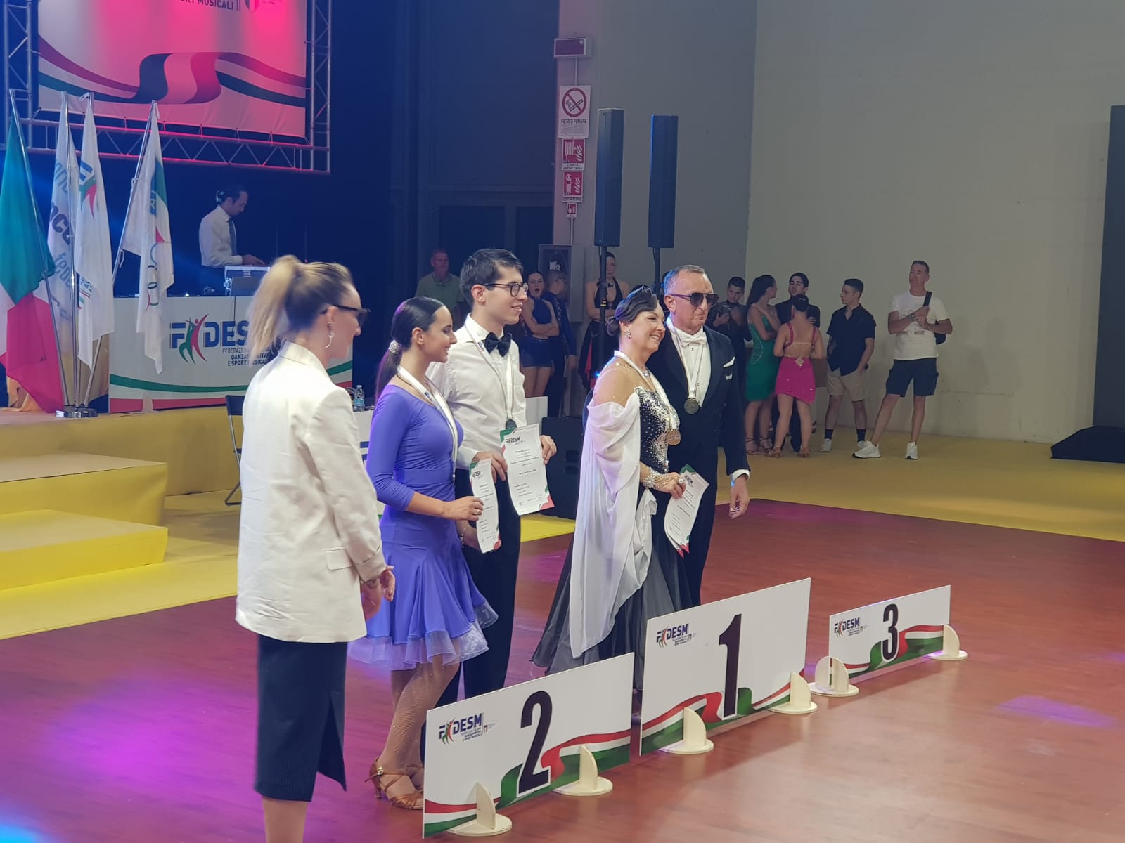 Martino Salto e Irene Gori Disciplina: danze standard paralimpiche DIV Categoria OVER 16 Classe B Se mi aiuti ballo anch'io medaglia argento