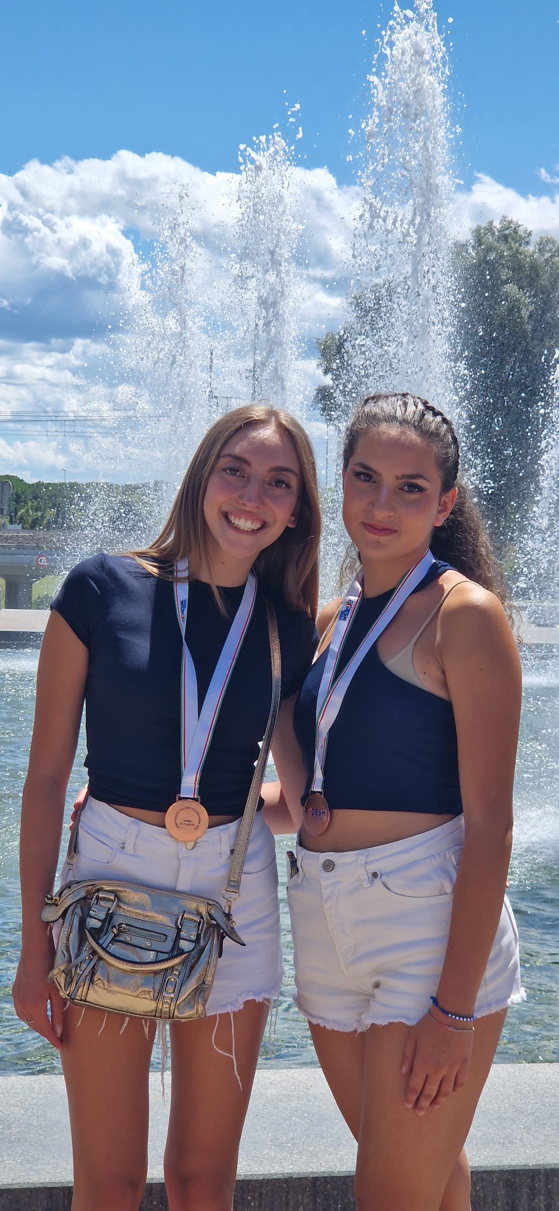 Monica Peccheneda e Laura Mercadante, terze classicate, show dance over 17 classe B MG SIENA