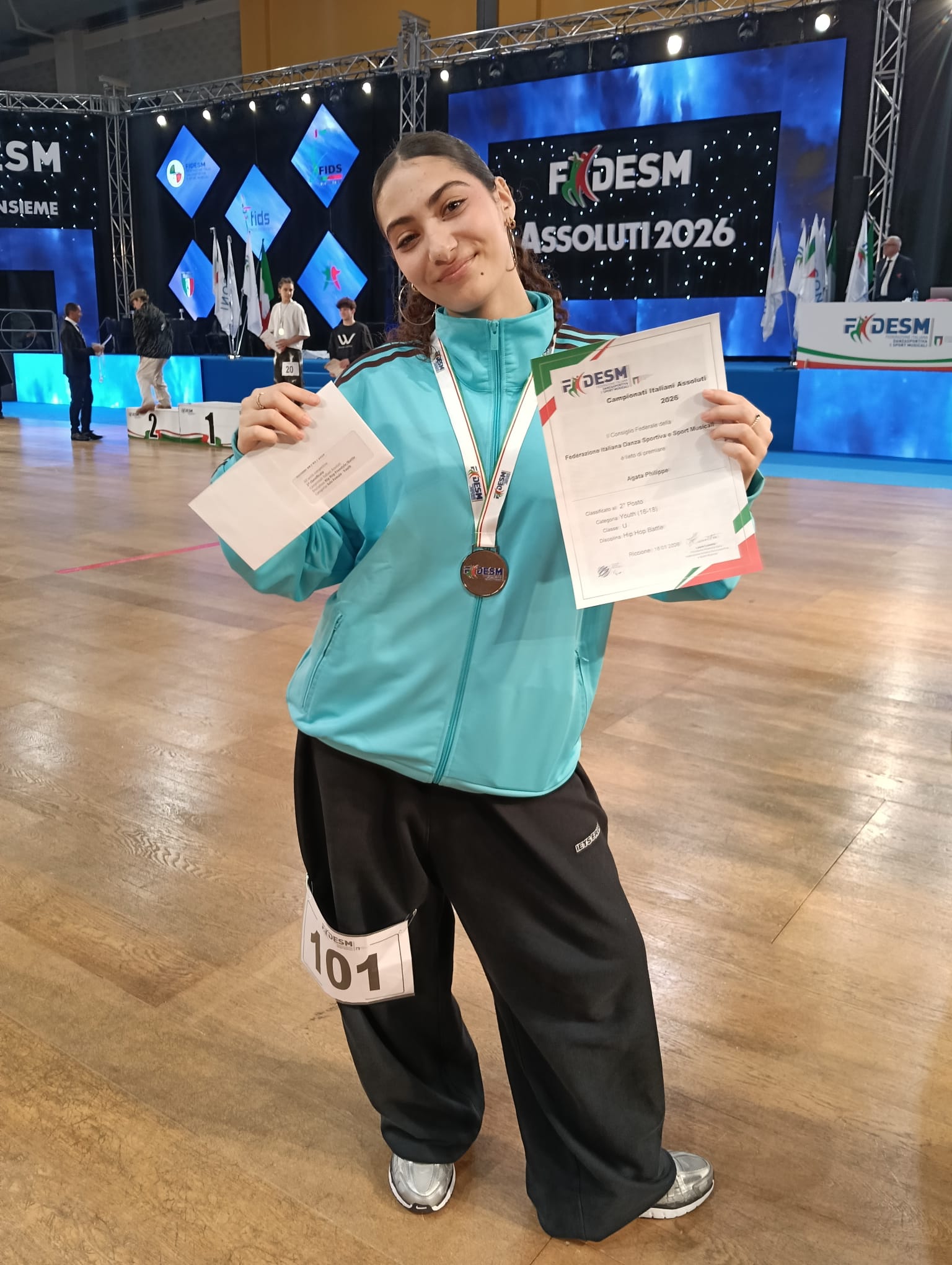 AGATA PHILIPPE CATEGORIA YOUTH 16-18 CLASSE UNICA HIP HOP BATTLE MEDAGLIA ARGENTO e HIP HOP SOLO MEDAGLIA BRONZO..
